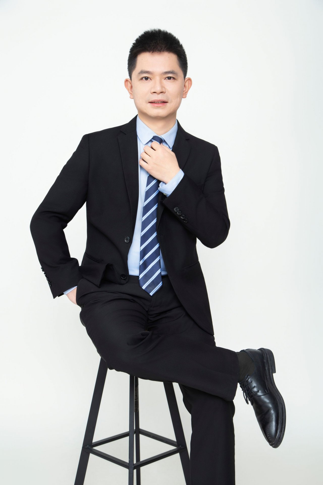 丰富教师课余文化生活
